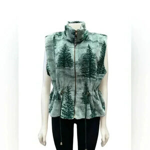 Northern Lifestyles  Fleece Green Zippered Vest
